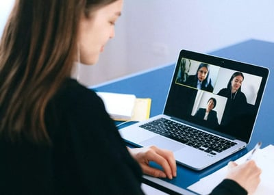 5 astuces pour apprécier votre Télétravail en Equipe !