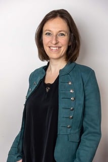 DELPHINE CHEN DEBOUT